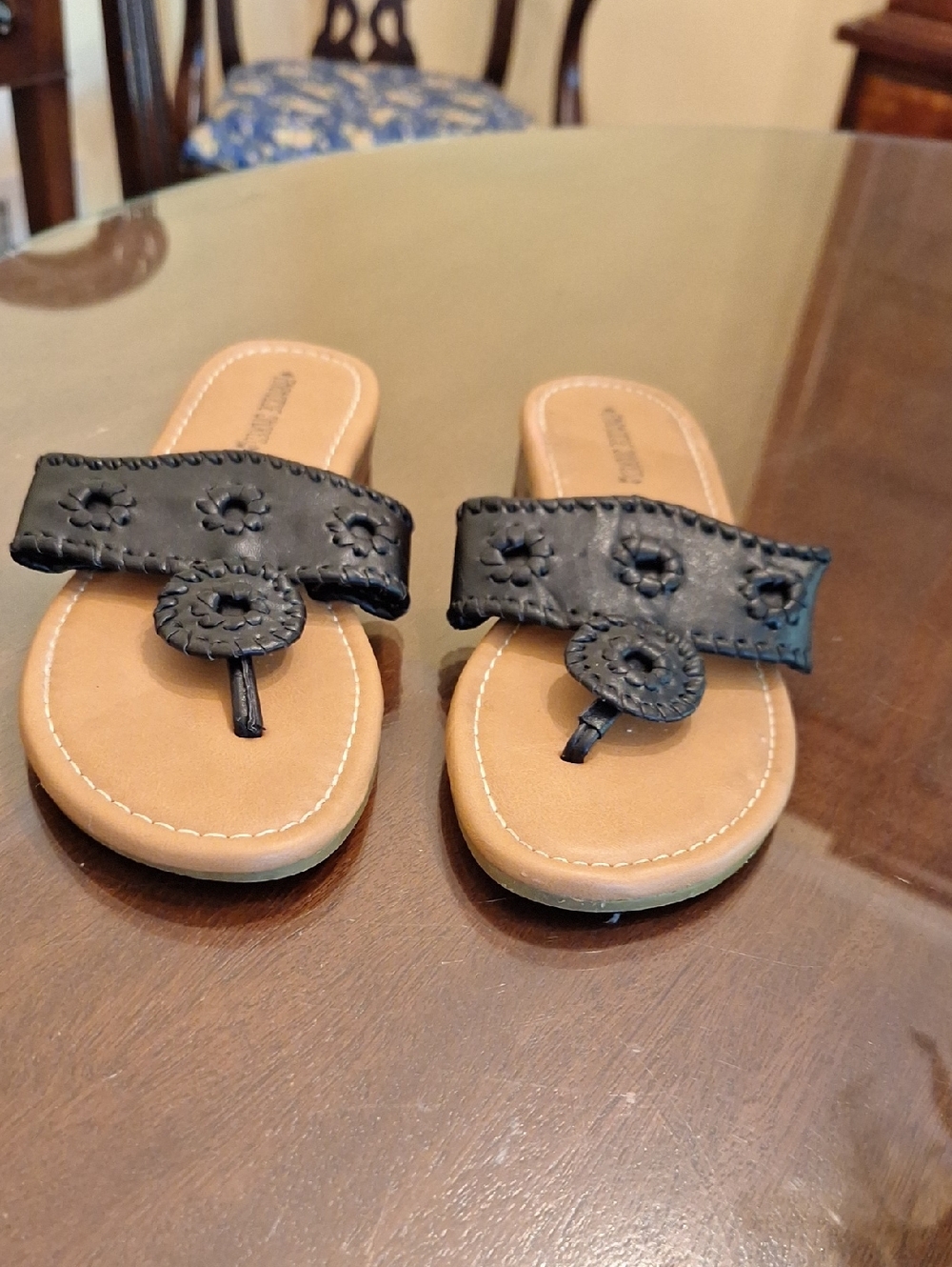 Paradise Shores Black Toe-Post Sandals, Size 7M, In Good Shape